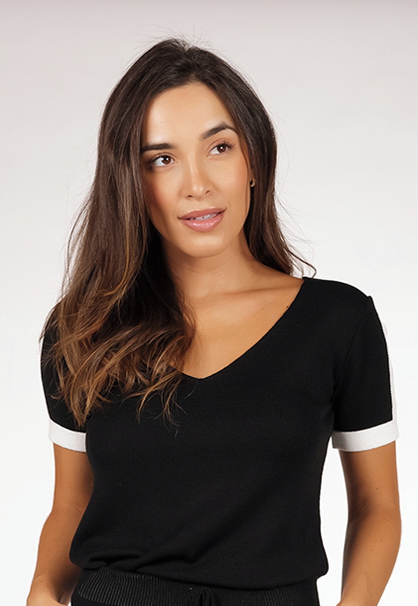 Blusa De Tricô Modal Pink Tricot Com Listra Na Barra E Manga Curta Feminina Preto