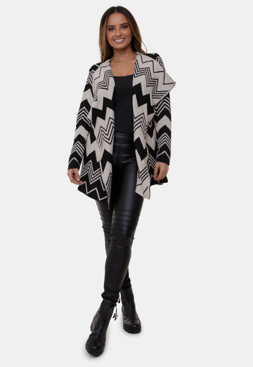 Casaco Kimono Mary Pink Tricot de Tricô Com Estampa Zig Zag e Chevron Feminino Preto/Bege