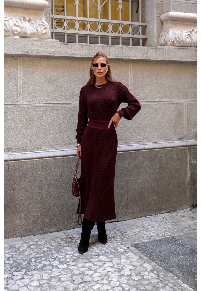 Conjunto Blusa Manga Longa e Saia Midi Trançada Borgonha