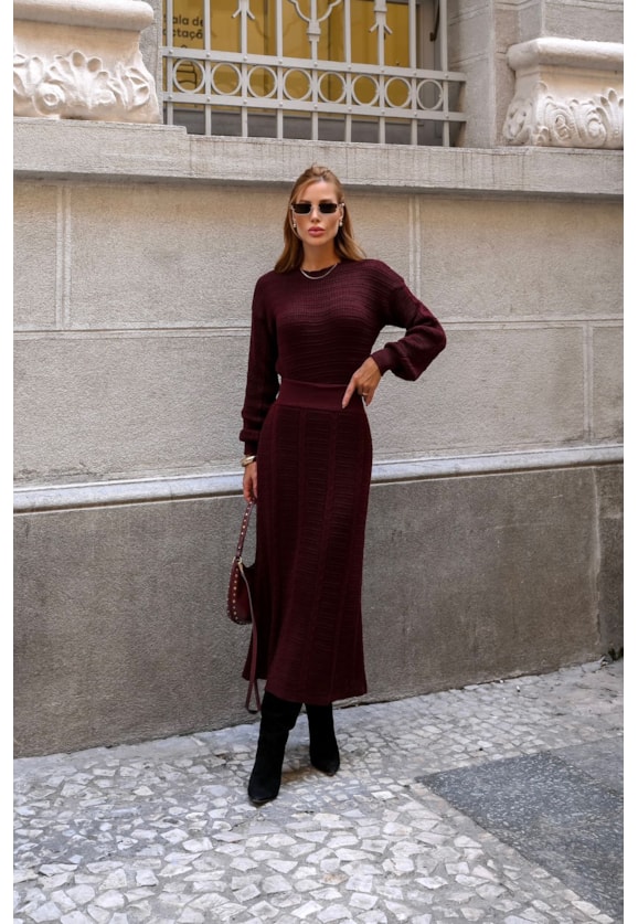 Conjunto Blusa Manga Longa e Saia Midi Trançada Borgonha