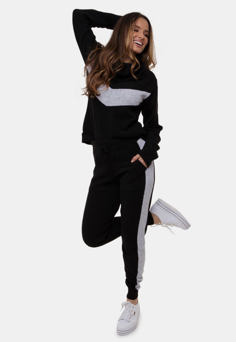 Conjunto Bruna Comfy Pink Tricot Com Calça Jogging e Blusa Com Gola Alta de Tricô Mousse e Listras Feminino Preto/Cinza