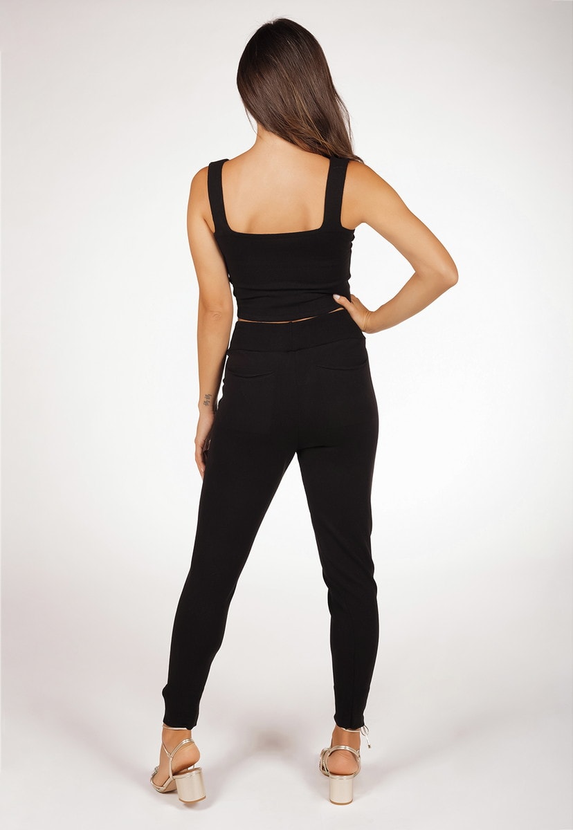 Tricô Conjunto Pink Tricot Comfy Com Blusa Cropped E Calça Jogger Modal Liso Feminino Preto