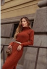 Vestido Longo de Tricot Mousse Gola Boba e Fenda Feminino Terracota