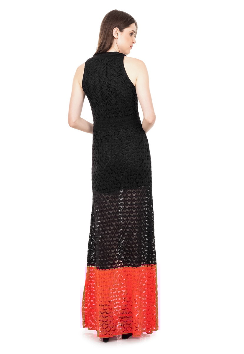 Vestido Longo de Tricot Renda Rodado com Listra na Barra Feminino Preto com Laranja