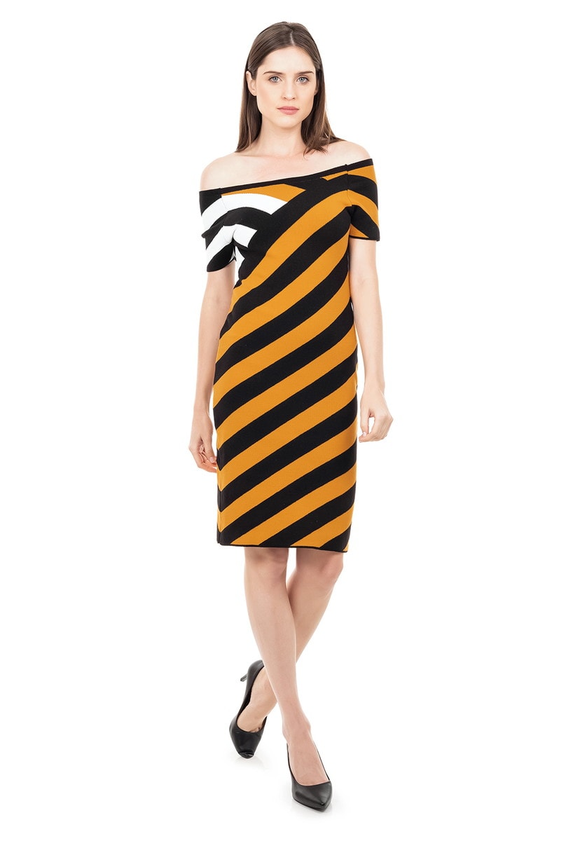 Vestido Pink Tricot Tubinho Curto de Tricô Modal Listrado Ombro a Ombro Feminino Preto com Mostarda